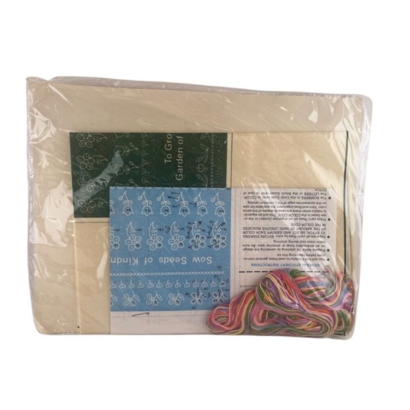 3 VTG New Creative Circle Embroidery Crewel Cross Stitch Kits 2432, 0550 & 1025‎ - Picture 10 of 11